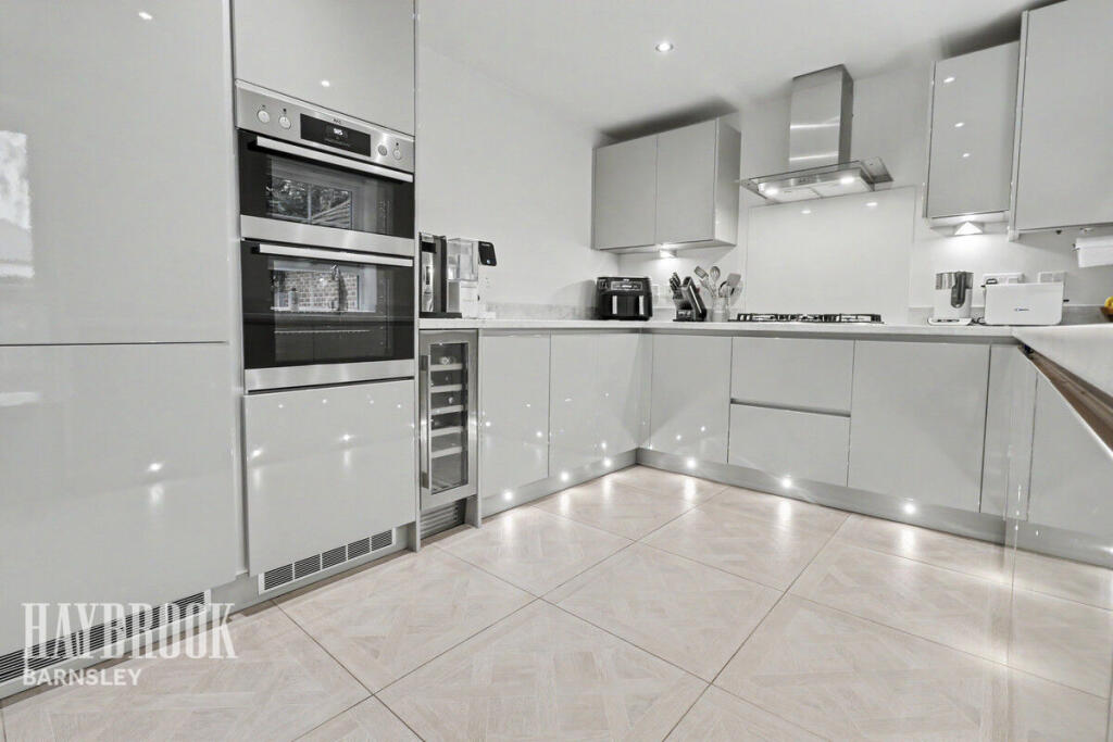 House in Barnsley, Lundwood - View 5