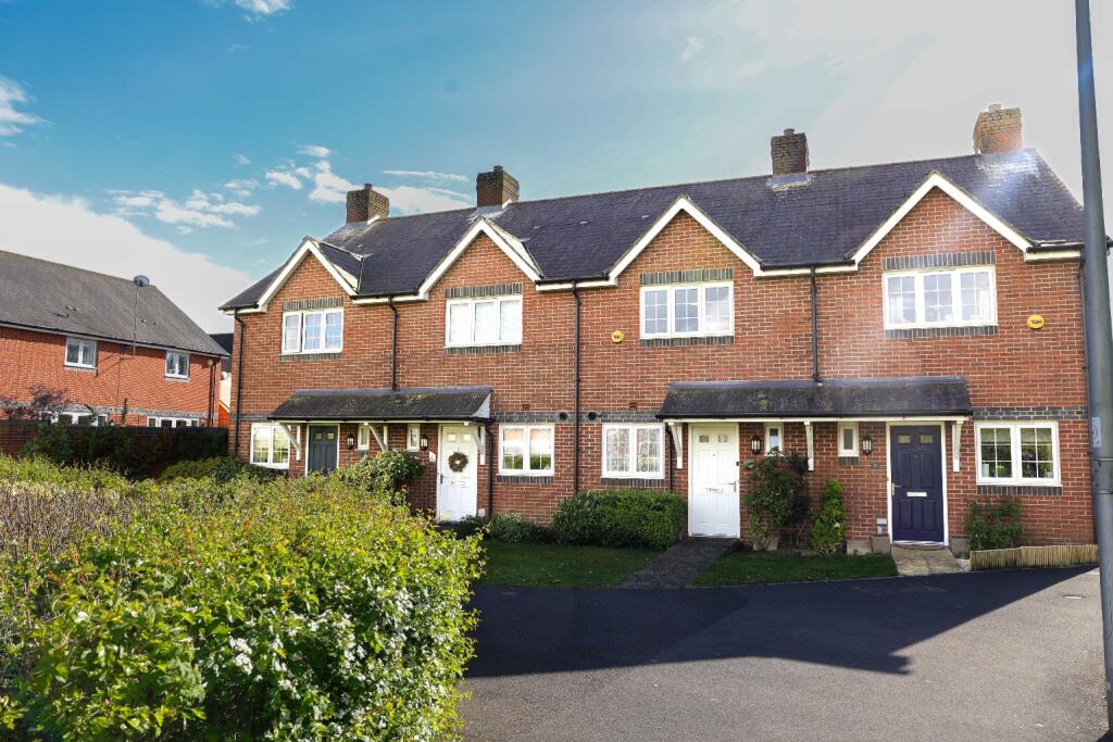 Main image of property: Elk Path, Three Mile Cross, Reading, Berkshire, RG7 1WE