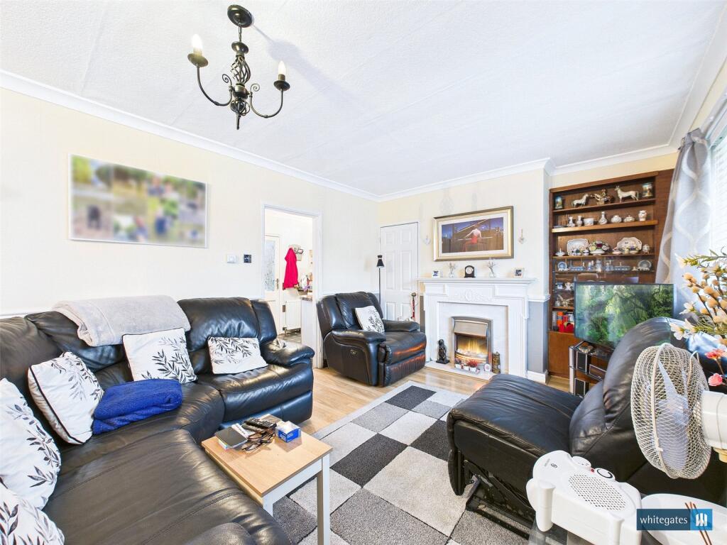 Newthorpe Road, Norton, Doncaster, South Yorkshire, DN6 photo 4