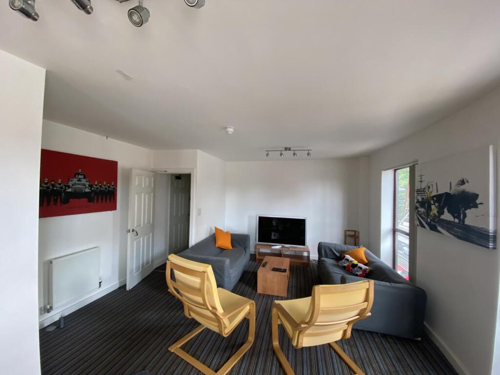 Apartment in Liverpool - More