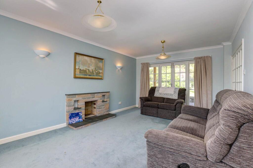 House in Reading, Emmer Green - More