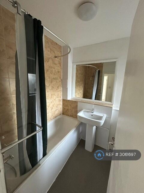 Apartment in Dartford - View 4