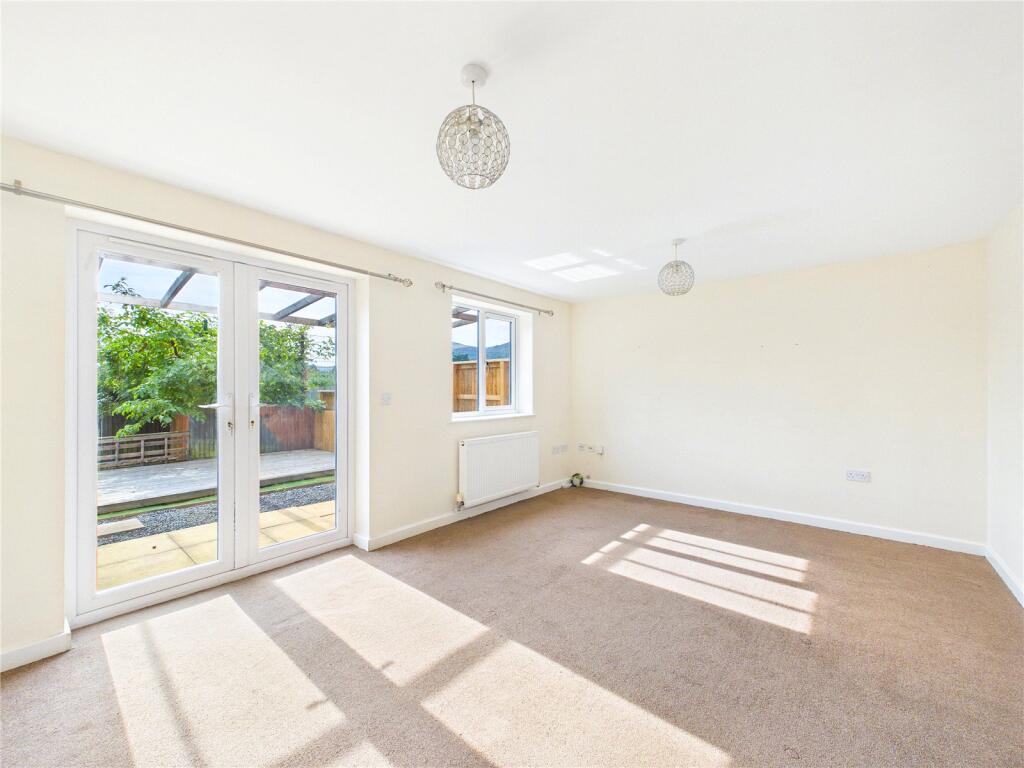Mayfair Close, Malvern, Worcestershire, WR14 photo 3