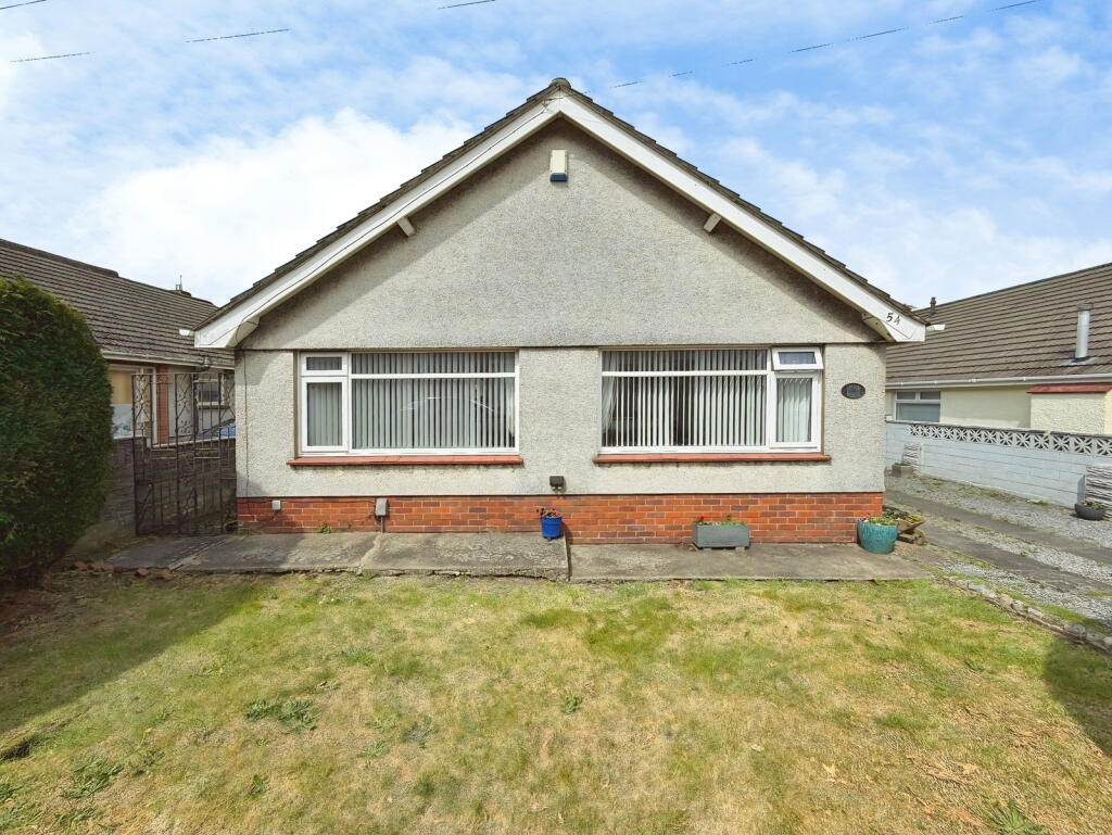 Main image of property: Heol Pen Y Scallen, Loughor, Swansea, SA4 6SE