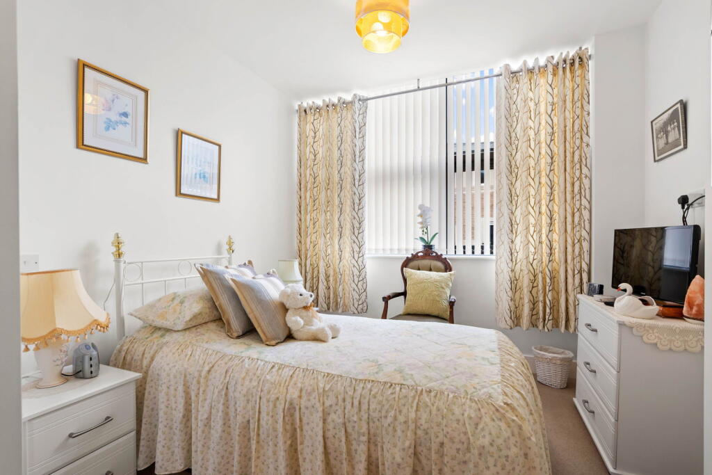 Apartment in Worcester - More