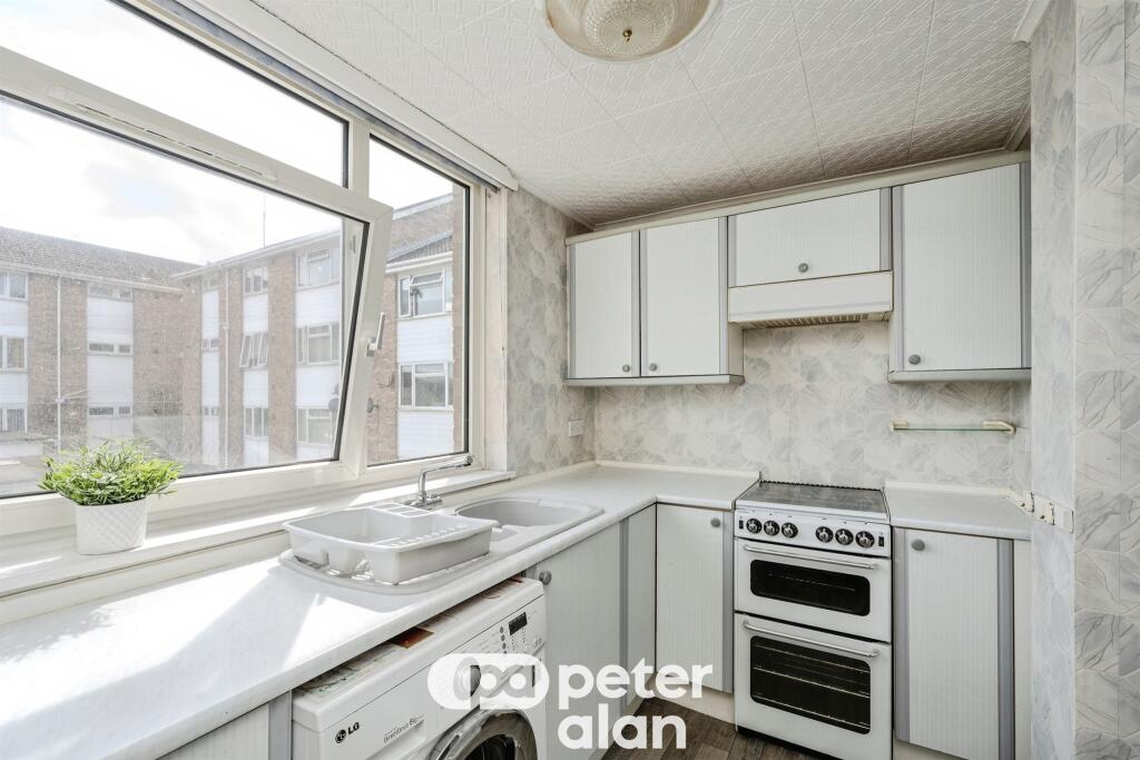 Apartment in Swansea - View 3
