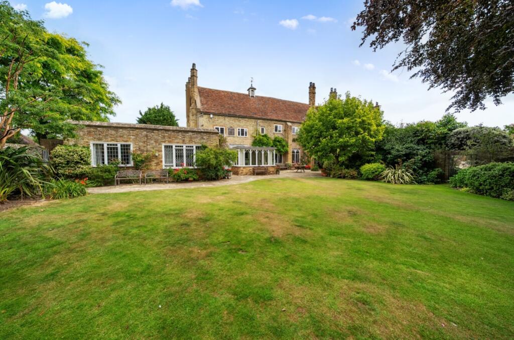 House in Canterbury - View 2