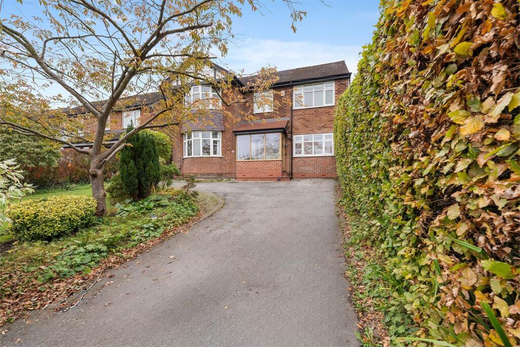 4-bed detached on Shrigley Road, Bollington, SK10 5RD, £765,000
