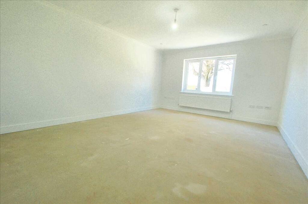 32 Hampshire Drive, Llanion Park, Pembroke Dock photo 4