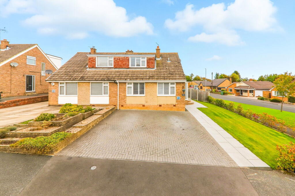 Main image of property: Lanark Drive, Horsforth, Leeds, LS18 5SN