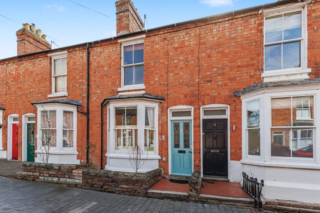 Main image of property: Wellesbourne Grove, Stratford-Upon-Avon, CV37