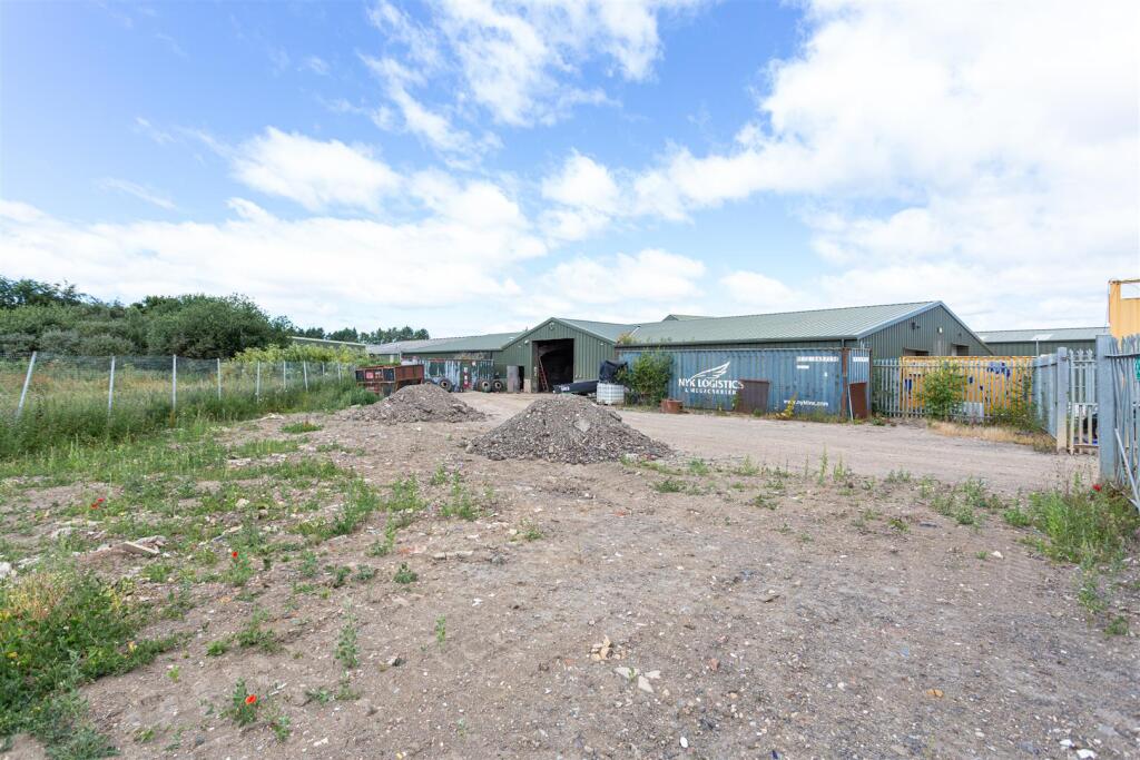 Main image of property: Unit 17, Malton Road Industrial Estate, York, YO32 9TN