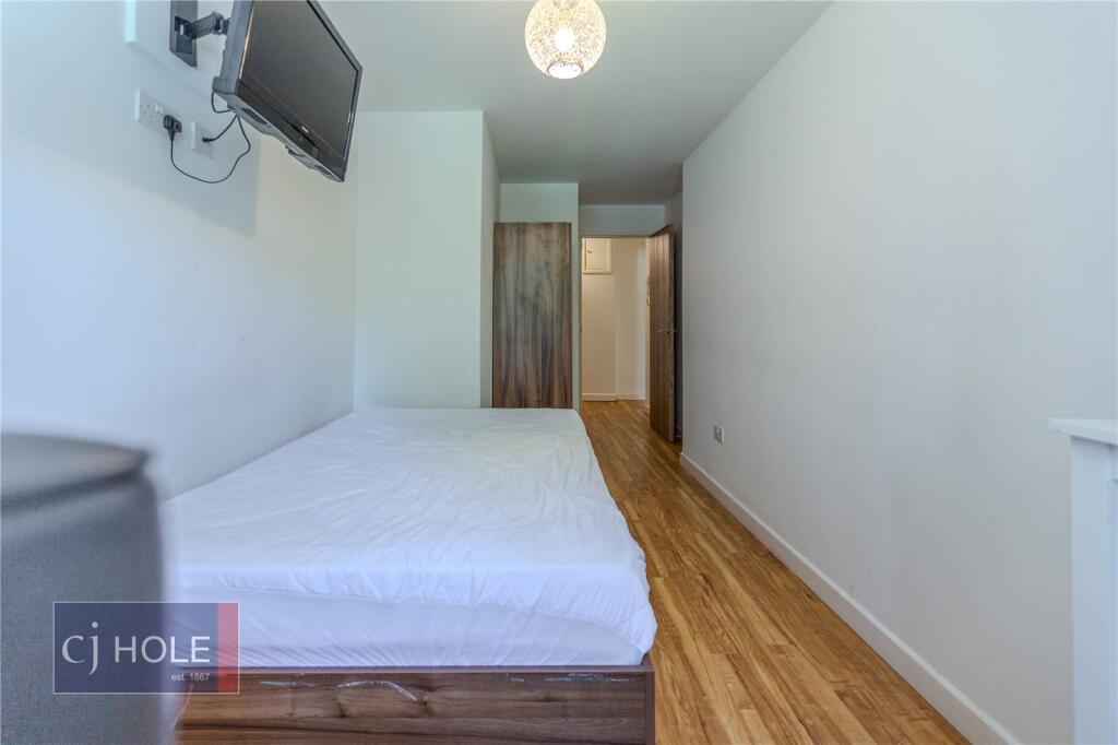 6 bedroom apartment for rent