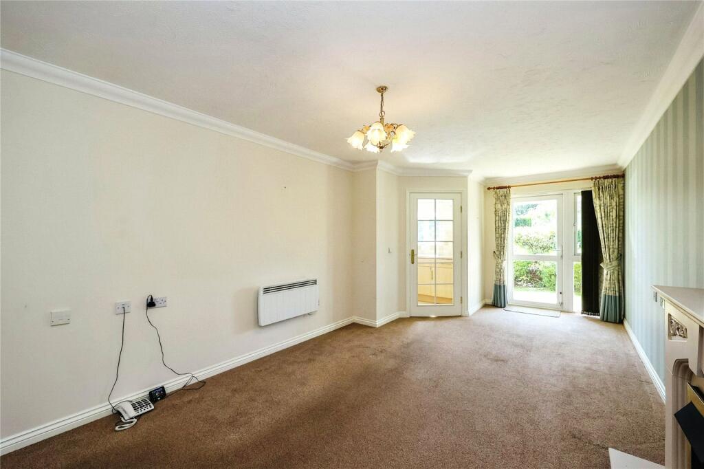 Apartment in Havant, Hampshire - View 4