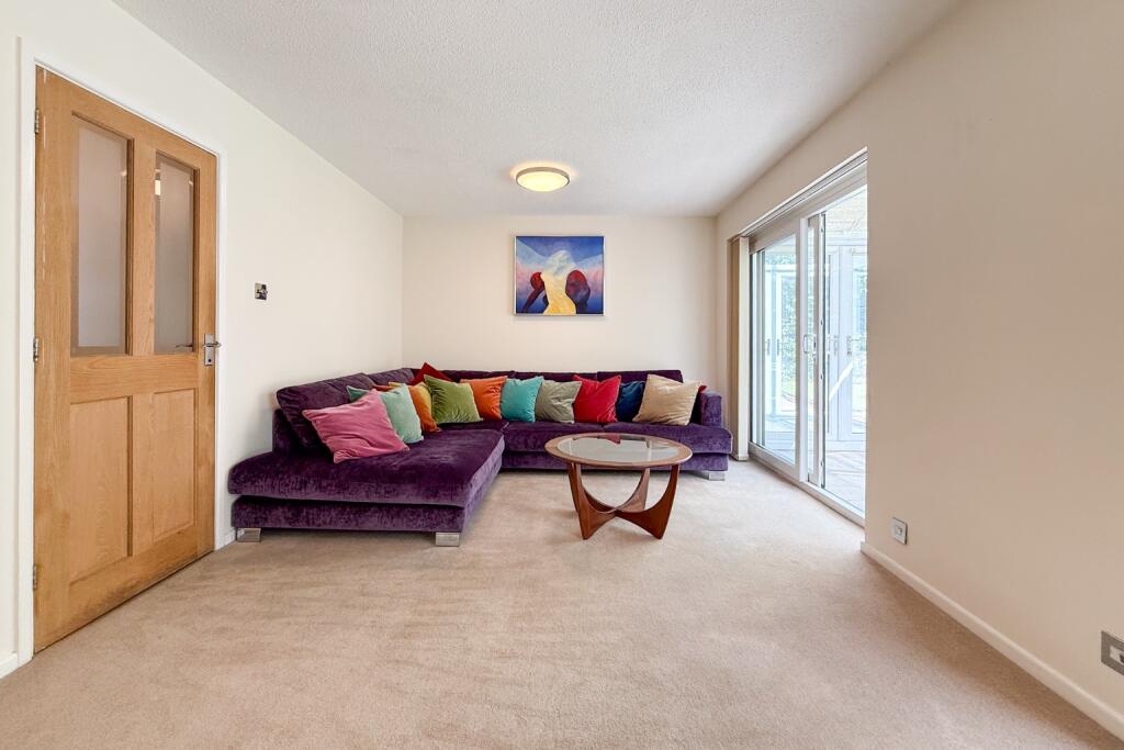 Lillibrooke Crescent, Maidenhead, Berkshire, SL6 3XQ photo 4