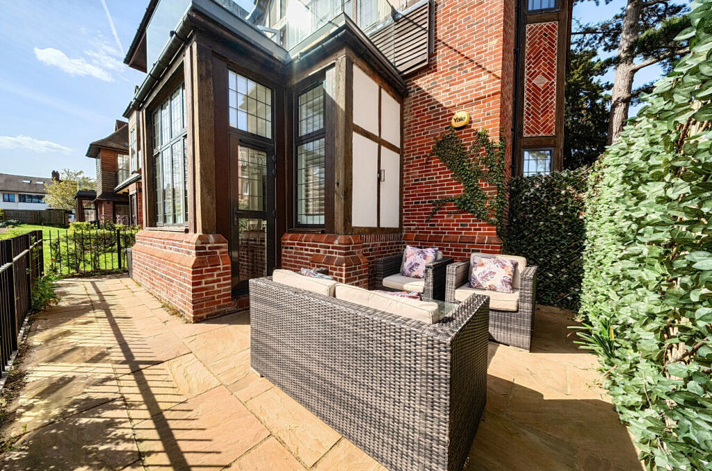 Acorn Way, Farnborough, Orpington, Kent, BR6 - View 5