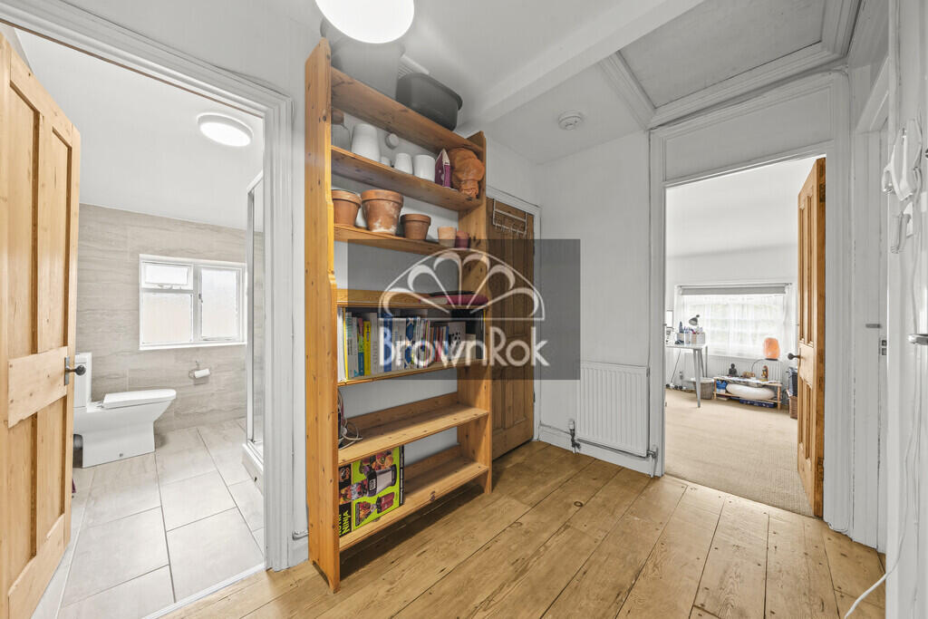 Apartment in London - More