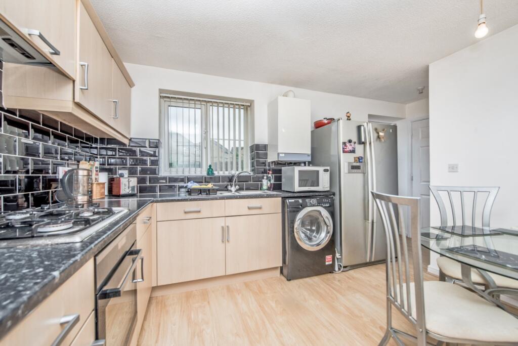 Raikes Avenue, Bradford, West Yorkshire, BD4 photo 4
