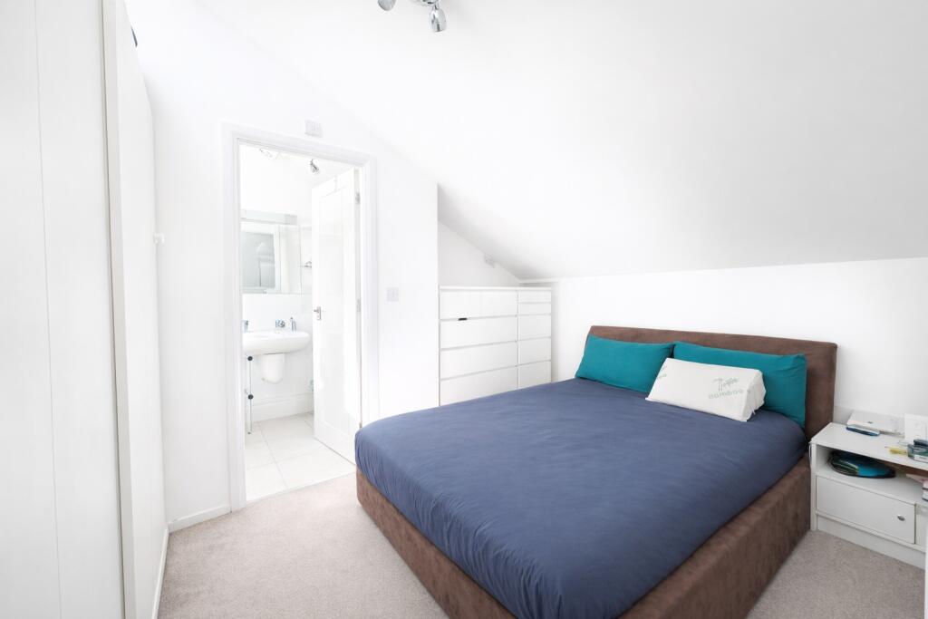 Apartment in Norwich, Norfolk - View 3