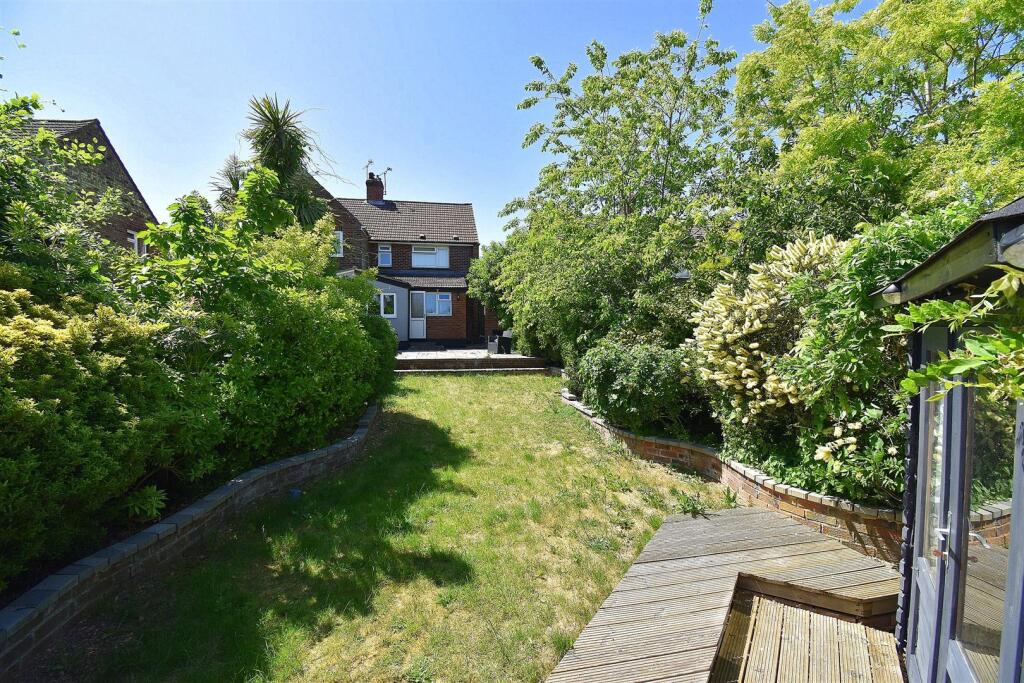 House in Chelmsford, Twitty Fee, Danbury - View 3
