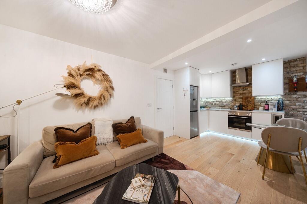 Apartment in London - View 3