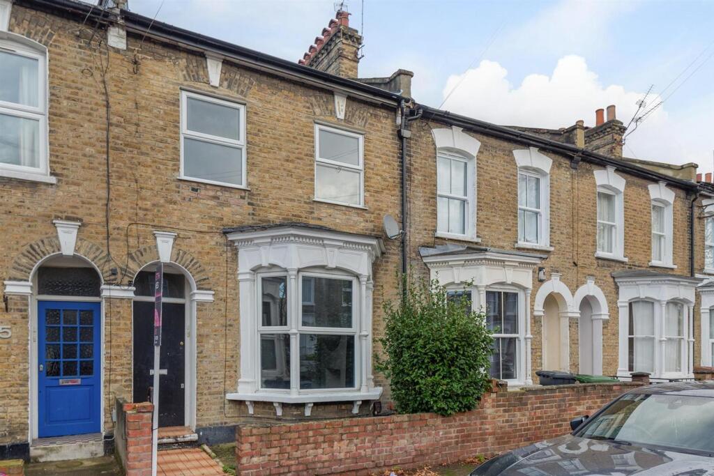 5 bedroom terraced house for rent