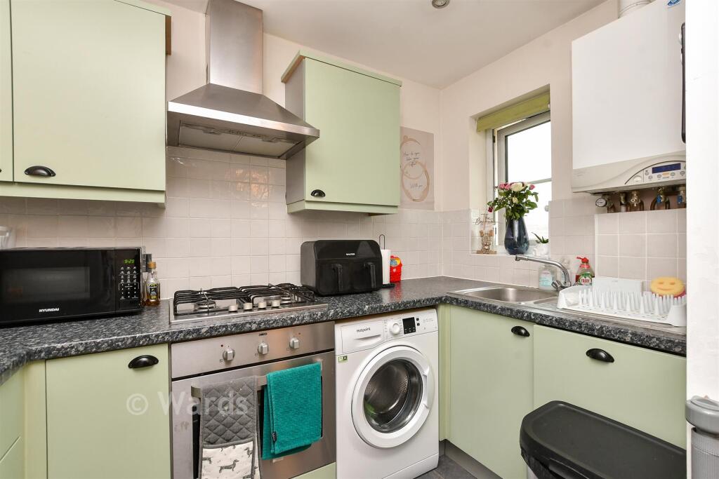 Wherry Close, Margate, Kent photo 4