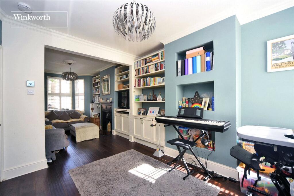House in Sutton - View 5