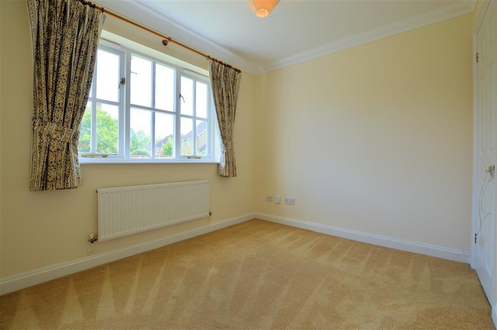 House in Reading, Swallowfield - More