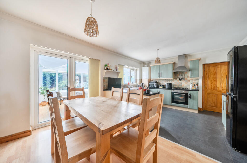 House in Wakefield - View 3