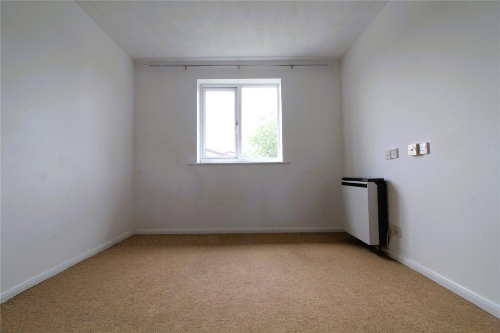 Ainsley Close, London, N9 photo 5