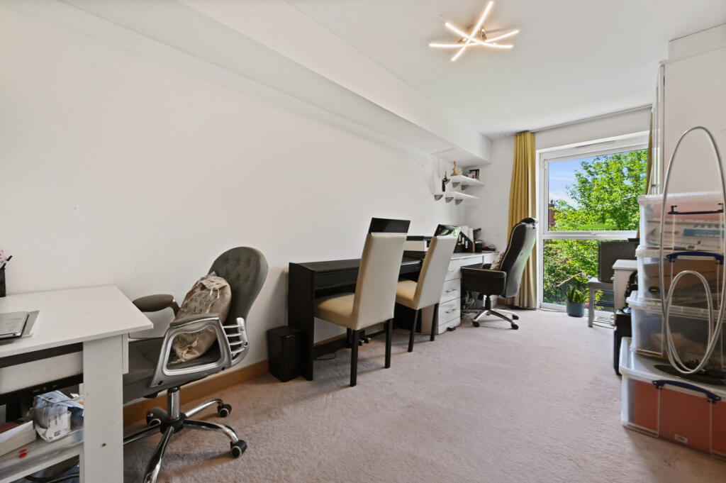 Apartment in Harrow - More