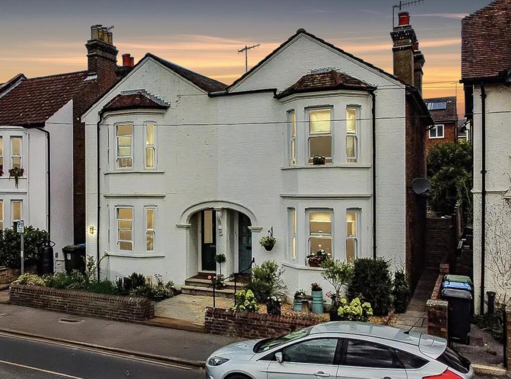 Main image of property: Kingsland Road, Boxmoor, HP1