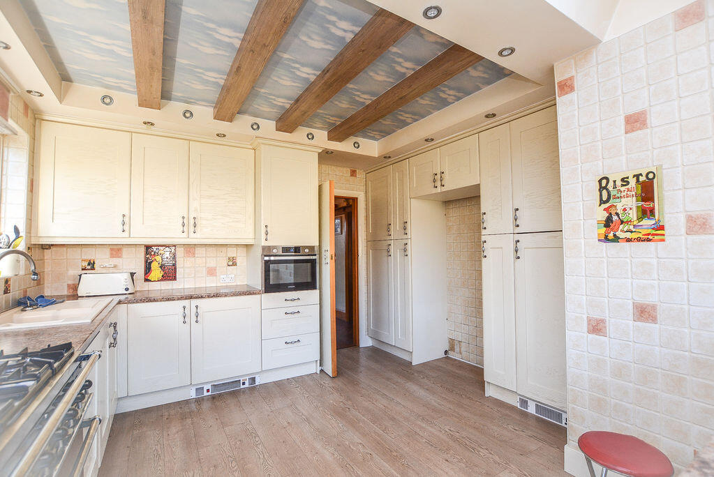 House in Southend-on-Sea, Essex - More