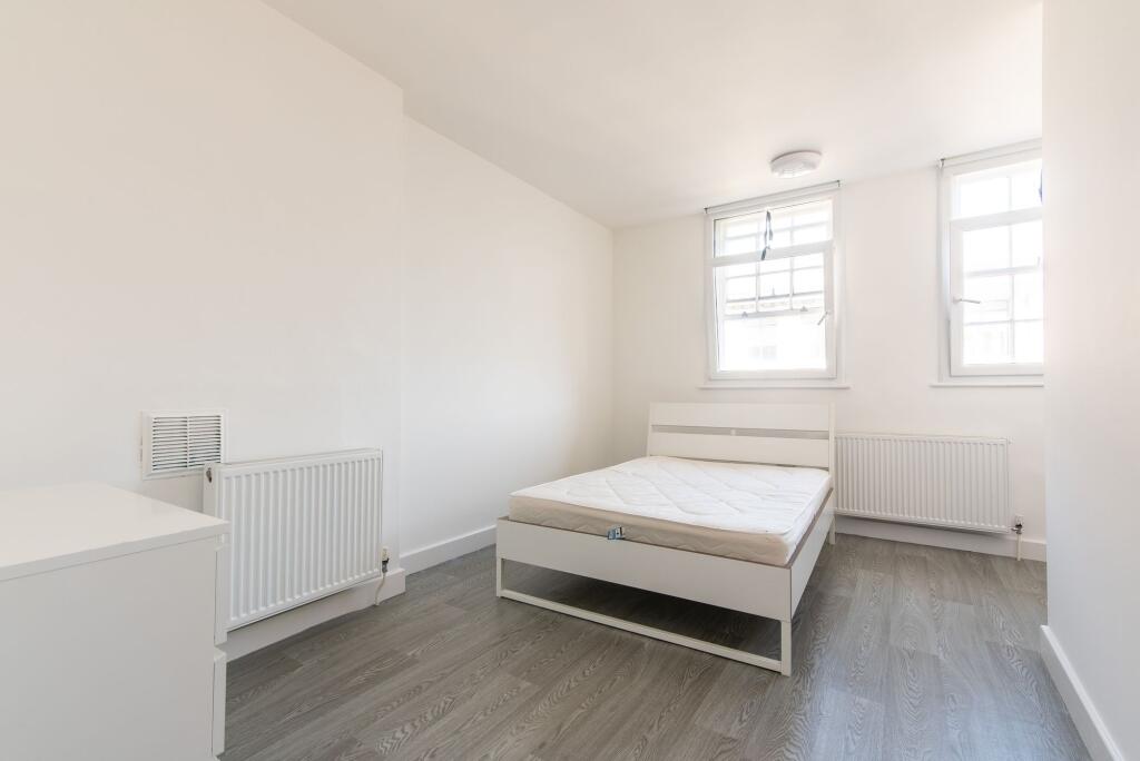 Main image of property: Poultry Arcade, 10-11 Poultry Arcade, NG1