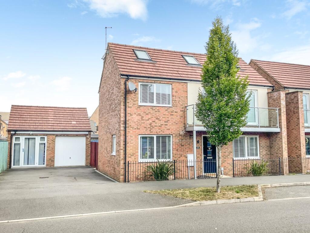 4-bed detached on Highland Drive, Broughton, Milton Keynes, MK10, £485,000