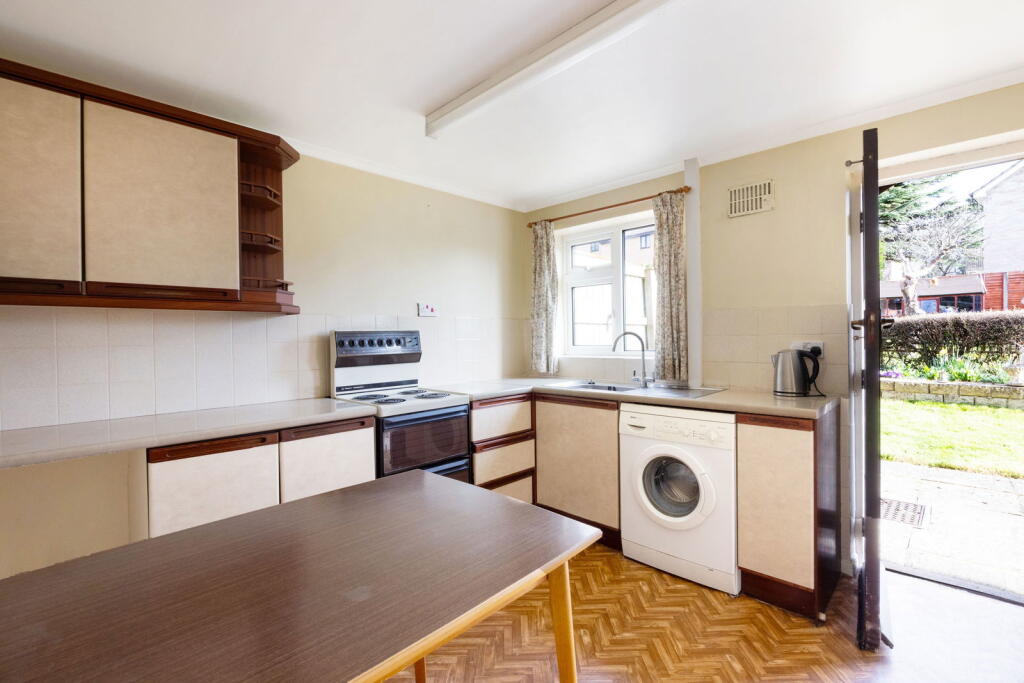 Beaufort Road, Charlton Kings, Cheltenham, GL52 6JS photo 3