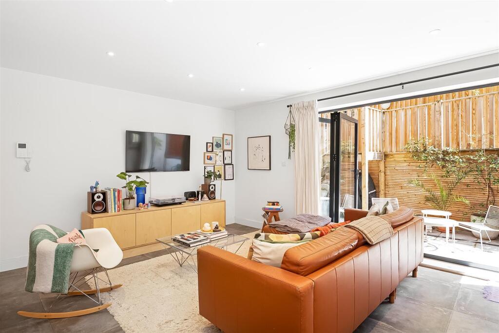 Main image of property: Kinsale Road, London