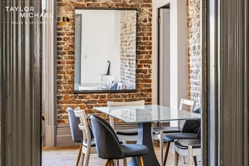 Apartment in Brighton - View 4