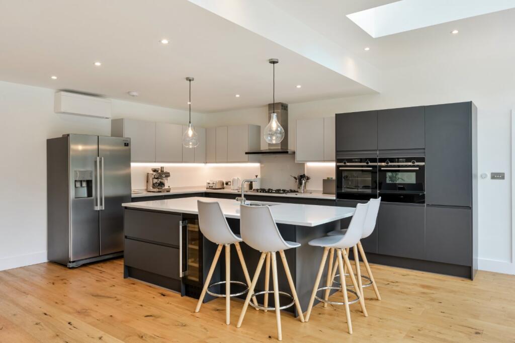 Stone Road, Bromley, BR2 photo 2