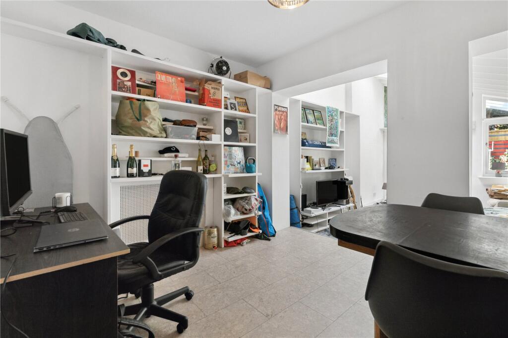 House in Twickenham - View 3