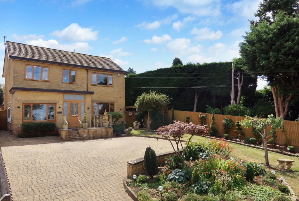 Main image of property: Stonesfield House, Overthorpe OX17 2AF