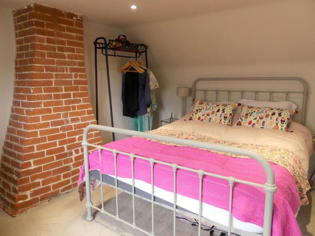 House in East Suffolk, Wenhaston with Mells Hamlet - More