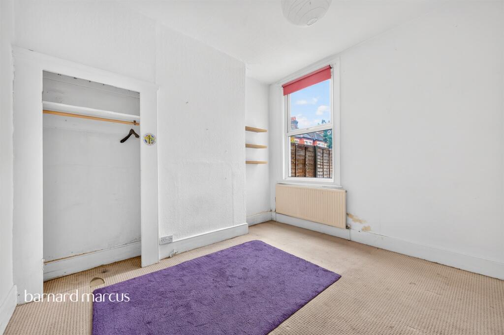 House in London - View 5