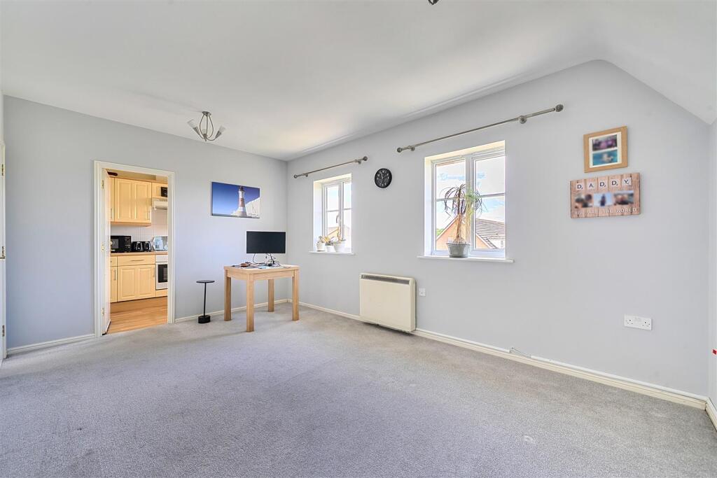 Apartment in Bracknell - View 5