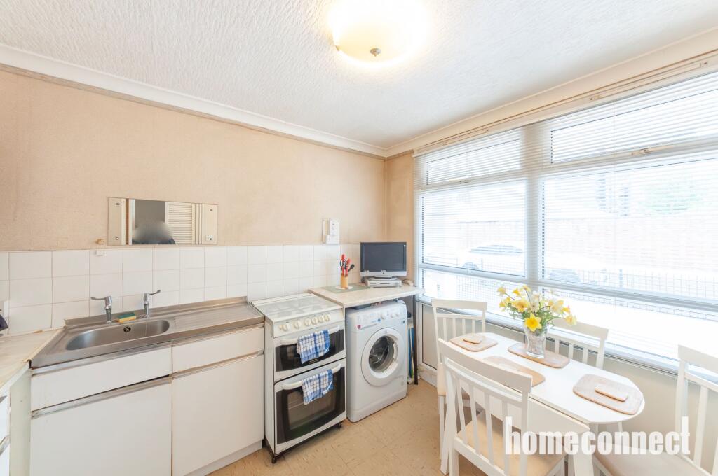 Carron Close, London, E14 - View 3