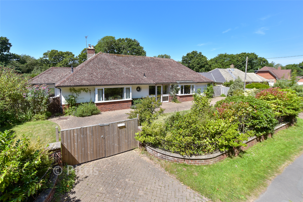 3-bed detached on Afton Road, Freshwater, Isle of Wight, £500,000