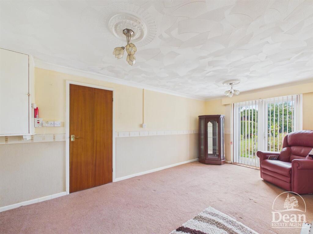 House in Gloucester - View 3
