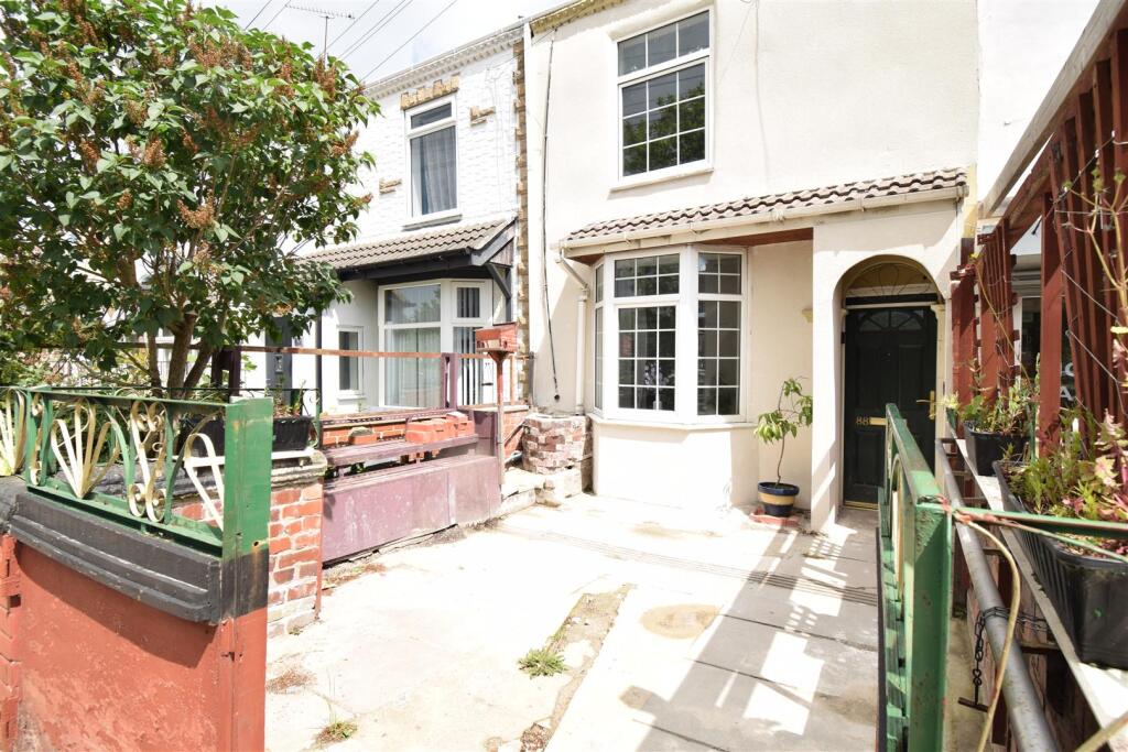 Main image of property: Wakefield Road, Kinsley, Pontefract, WF9 5EH
