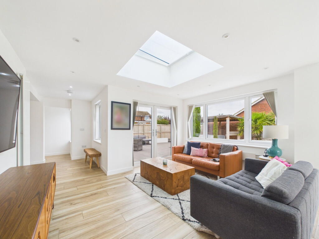 House in Canterbury, Herne and Broomfield - More